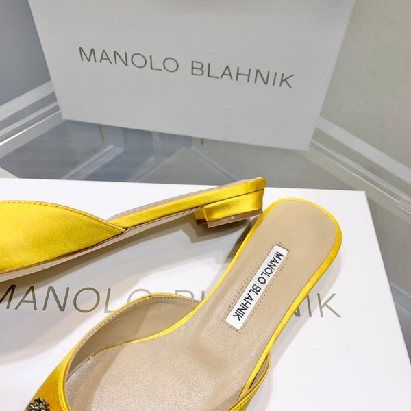 Manolo Buckle Flast Mules Yellow Silk 327516