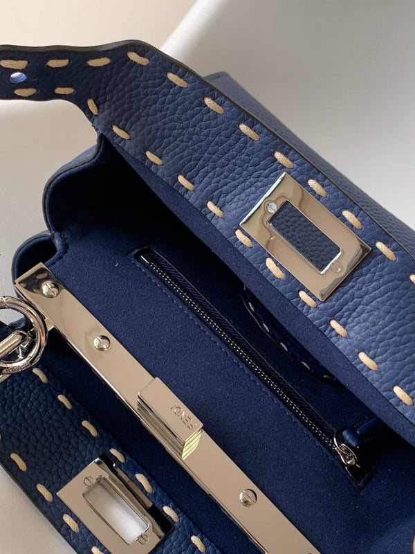 Sac Peekaboo Mini Selleria 23 cm en cuir bleu avec surpiqûres sellier ton sur ton