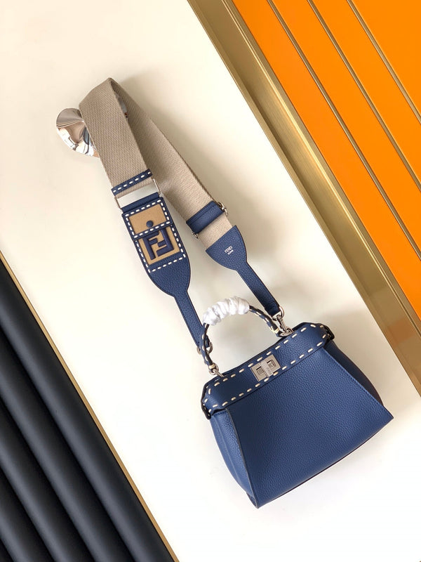 Sac Peekaboo Mini Selleria 23 cm en cuir bleu avec surpiqûres sellier ton sur ton