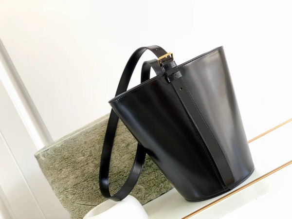 BUCKET TRIOMPHE 25 BLACK CALFSKIN BAG