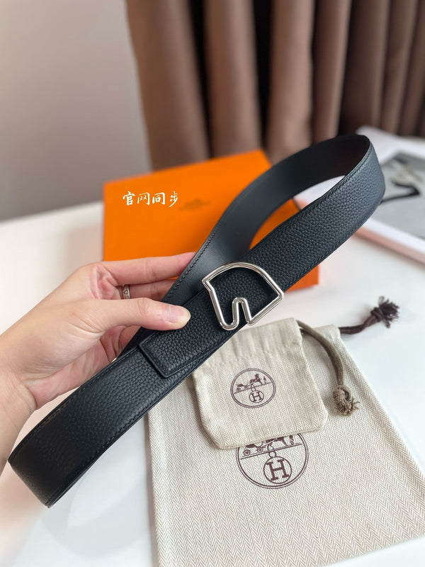 BOUCLE BELT BUCKLE & REVERSIBLE BLACK AND WHITE LEATHER STRAP 38MM SILVER HARDWARE