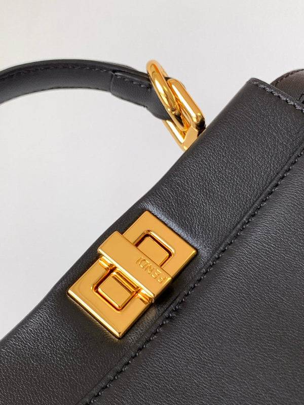 Borsa Peekaboo Mini da 23 cm in pelle di agnello nera con finiture dorate
