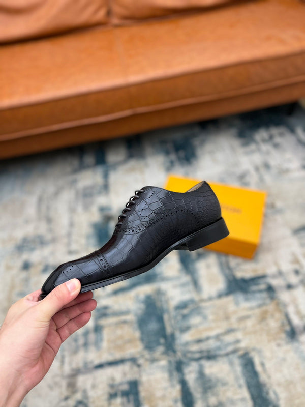 LV LACE-UP SHOES IN BLACK CALFSKIN