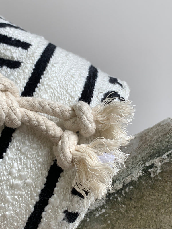 TRIPHOME 19 TESSUTO RICAMATO NERO BIANCO