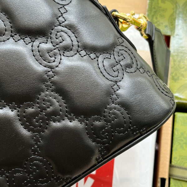 BORSA A TRACOLLA IN PELLE MATELASSÉ 23 IN PELLE DI VITELLO GOFFRATA NERA E FERRAMENTA ORO