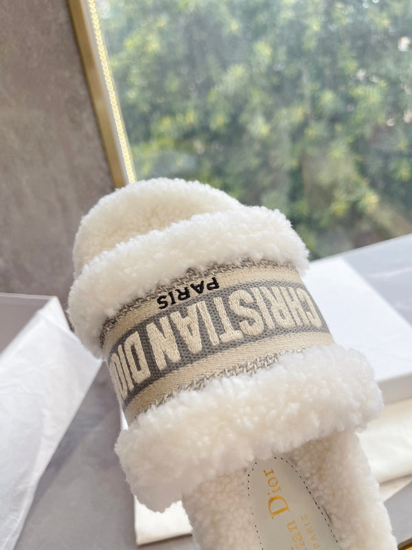 CD 25 Flat Slippers White Gray Wool 395564