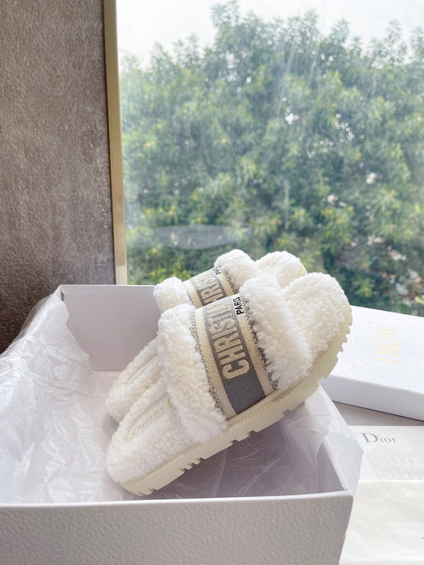 CD 25 Flat Slippers White Gray Wool 395564