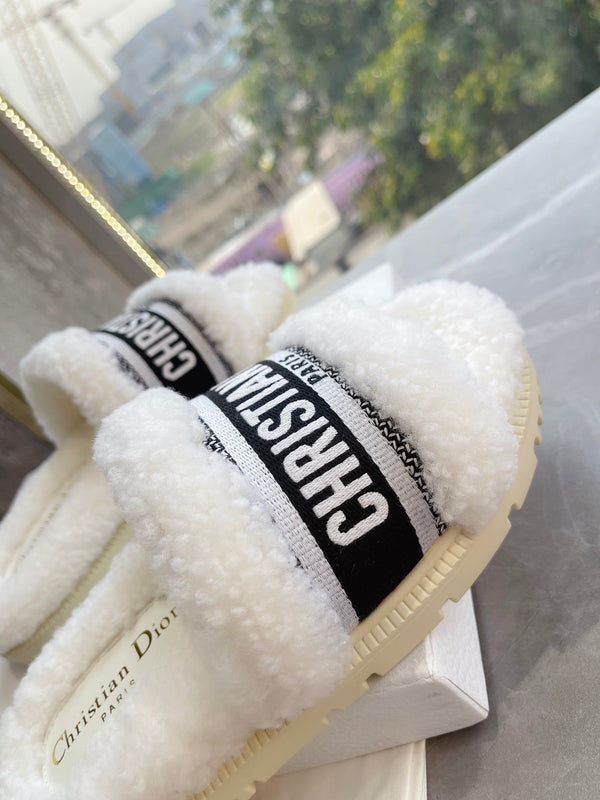 CD 25 Flat Slippers White Black Wool 395565