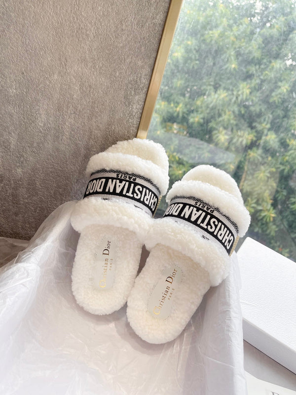 CD 25 Flat Slippers White Black Wool 395565