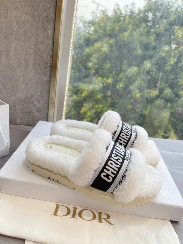 CD 25 Flat Slippers White Black Wool 395565