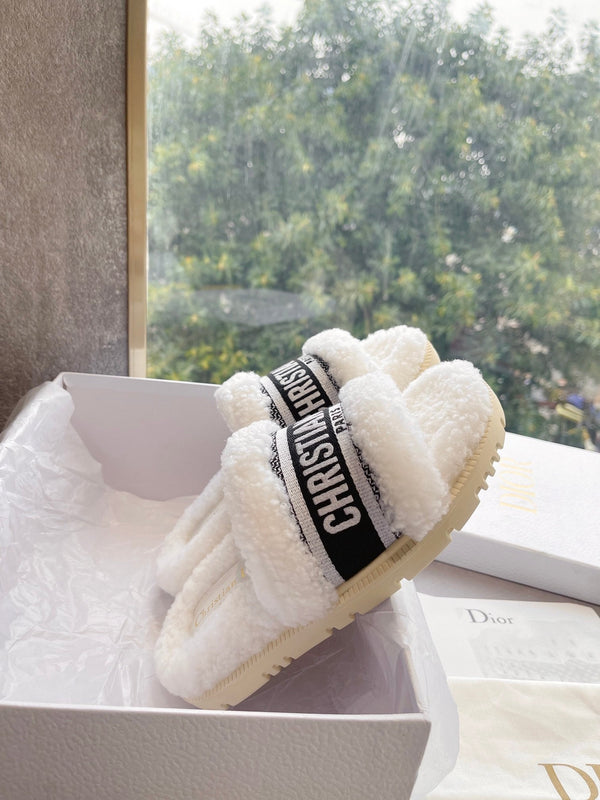 CD 25 Flat Slippers White Black Wool 395565