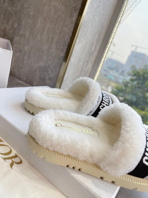 CD 25 Flat Slippers White Black Wool 395565