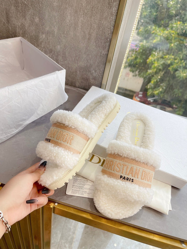 CD 25 Flat Slippers White Beige Wool 395567