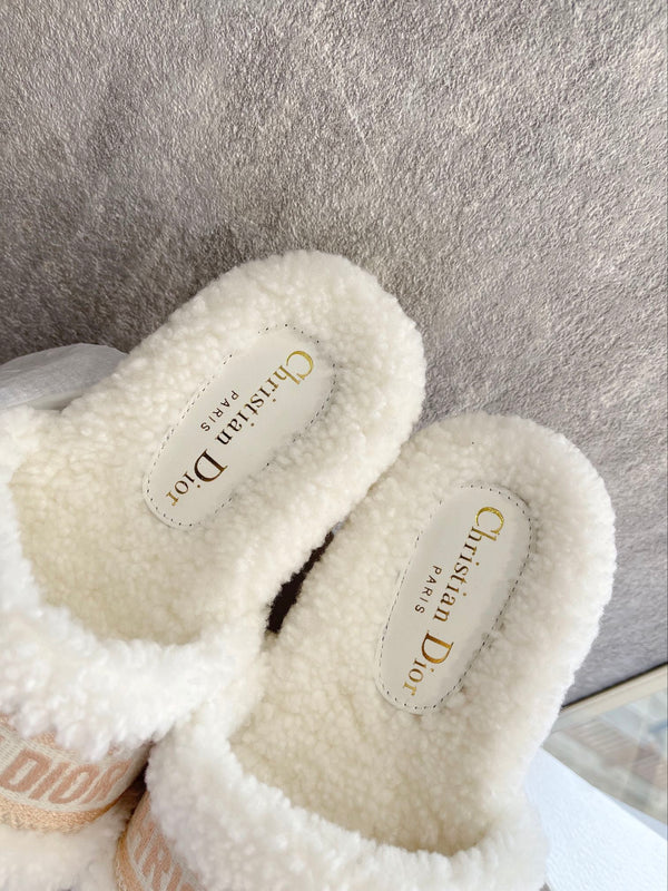 CD 25 Flat Slippers White Beige Wool 395567