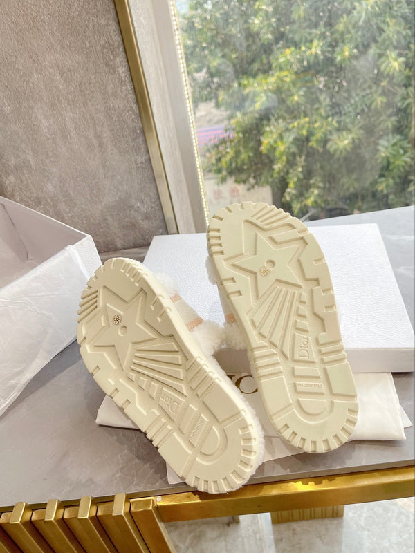 CD 25 Flat Slippers White Beige Wool 395567