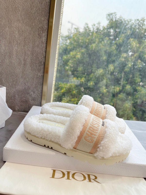 CD 25 Flat Slippers White Beige Wool 395567