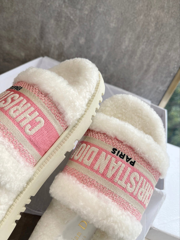 CD 25 Flat Slippers White Pink Wool 395568