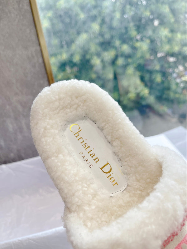 CD 25 Flat Slippers White Pink Wool 395568