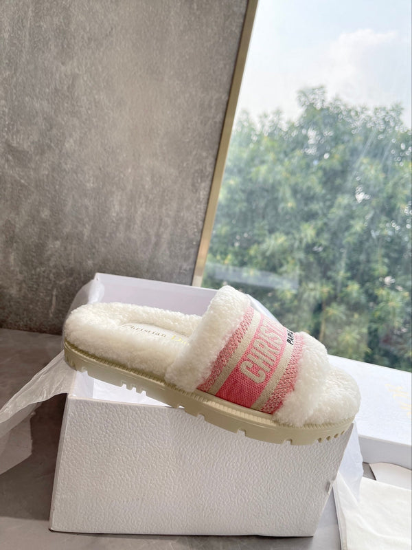 CD 25 Flat Slippers White Pink Wool 395568
