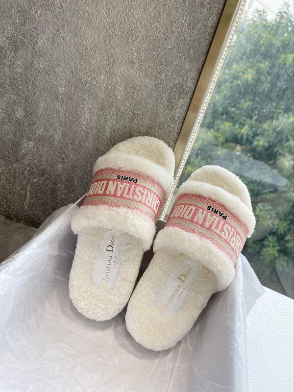 CD 25 Flat Slippers White Pink Wool 395568