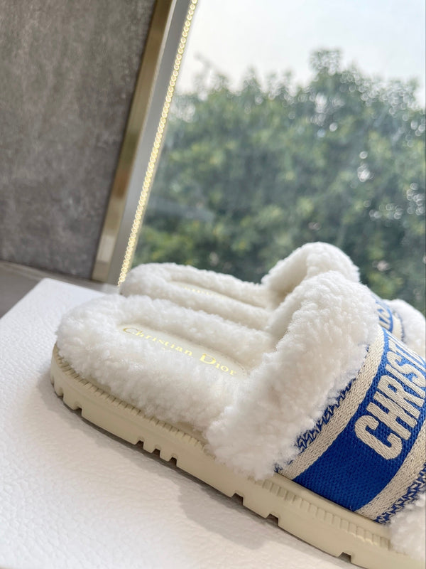 CD 25 Flat Slippers White Blue Wool 395569