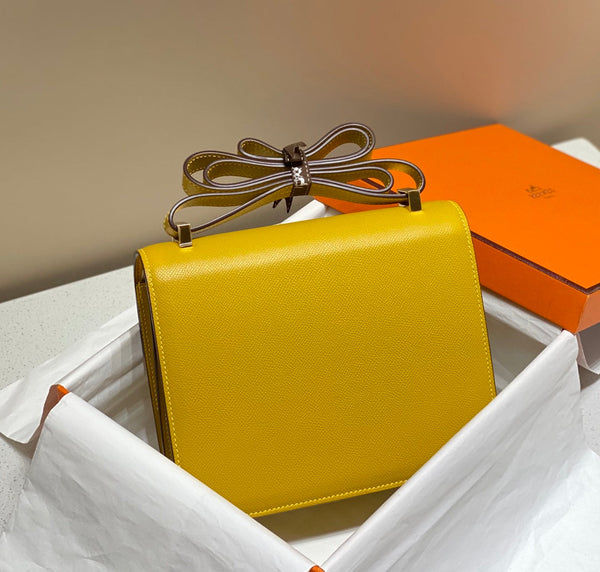 constance 24 in pelle gialla Epsom con finiture dorate