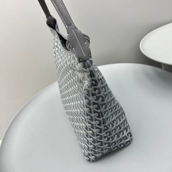 HOBO BOHÈME 34 IN GREY GOYARDINE CANVAS AND CALFSKIN