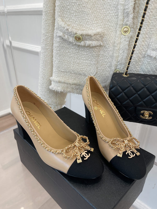 Scarpe con tacco alto CC 65mm Beige con catena a farfalla in pelle di agnello