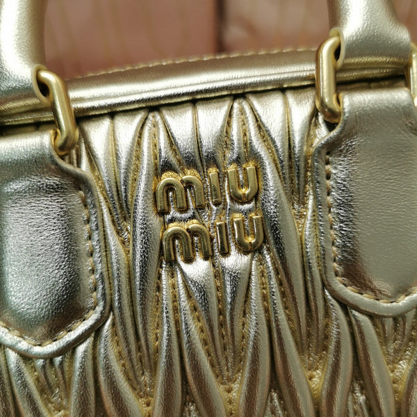 TOO PRETTY 17 HANDBAG GOLDEN LAMBSKIN