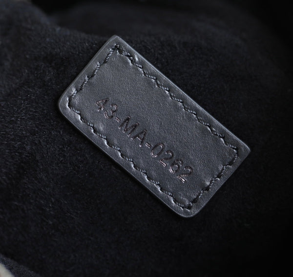 MINI CARO BAG 25 IN PELLE DI AGNELLO NERA