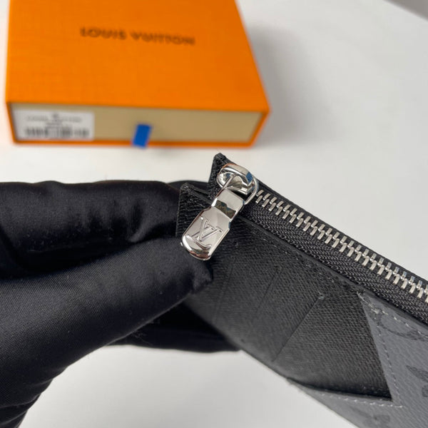 LV M69533 Porta carte e monete in tela monogramma grigia e nera 221510