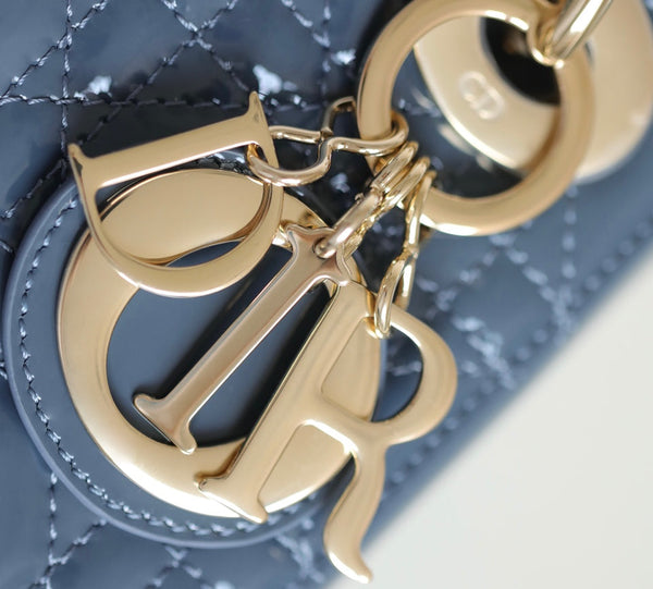 LADY 17 IN BLU EGEO CON MOTIVO CANNAGE