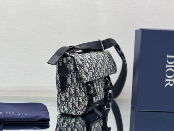 BORSA MEDIA 31 CON TRACOLLA IN JACQUARD OBLIQUO BEIGE E NERO E PELLE DI VITELLO