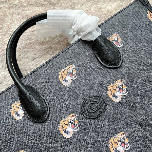 BORSA TOTE MEDIA CON STAMPA TIGRE 38 IN TELA NERA E FINITURE IN PELLE
