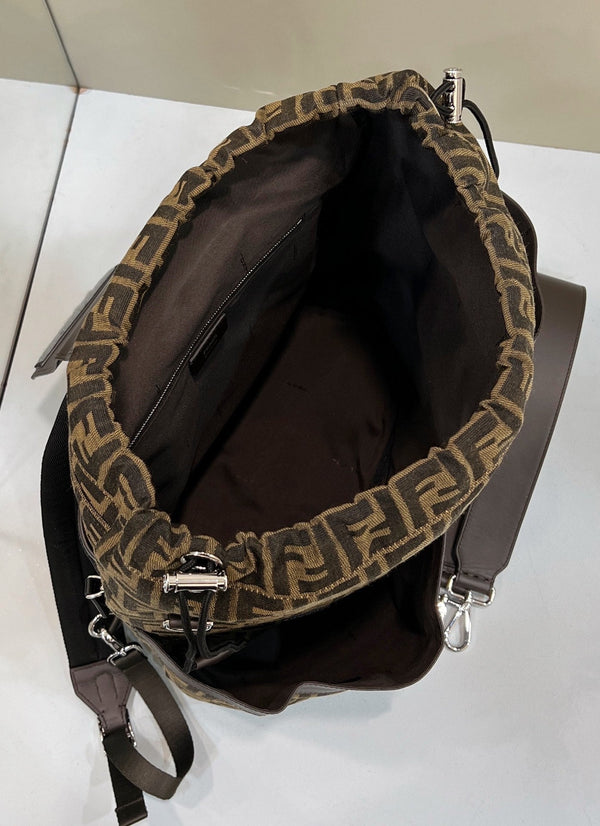 ZAINO FENDI STRIKE LARGE 46 FF IN TESSUTO JACQUARD MARRONE MOCHA
