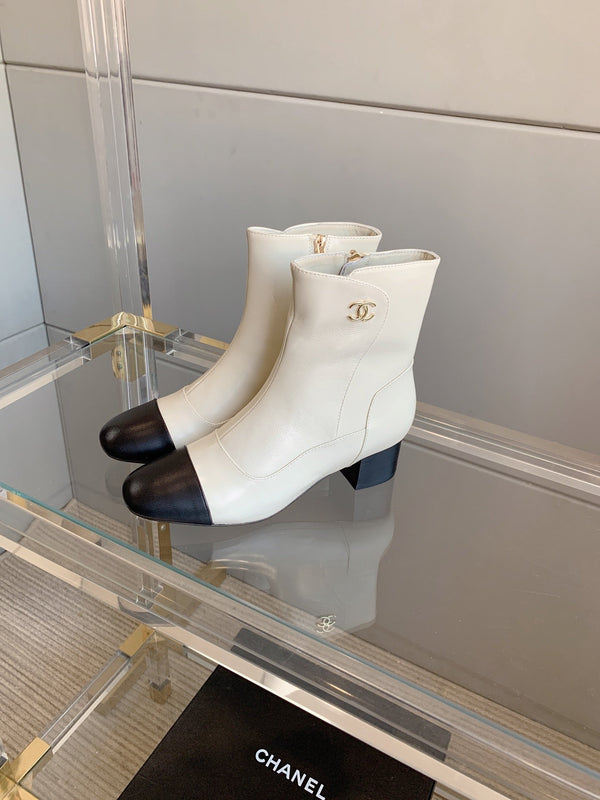 CC Ankle Boots Block Heel 60mm White Black Cowhide 464569