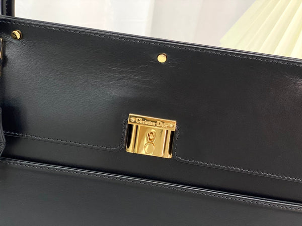 BORSA A MANO PARISIENNE 30 IN PELLE DI VITELLO LISCIA NERA