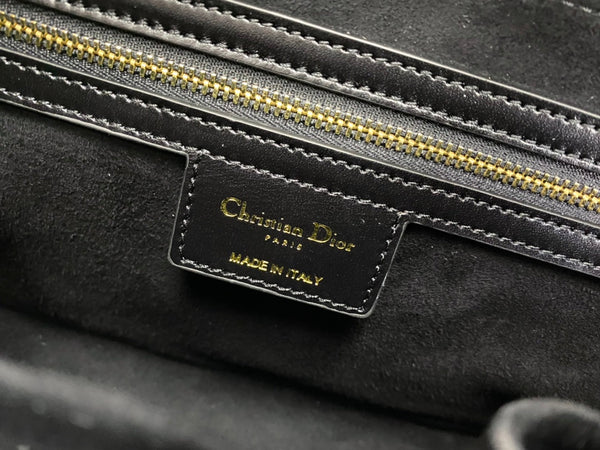 BORSA A MANO PARISIENNE 30 IN PELLE DI VITELLO LISCIA NERA