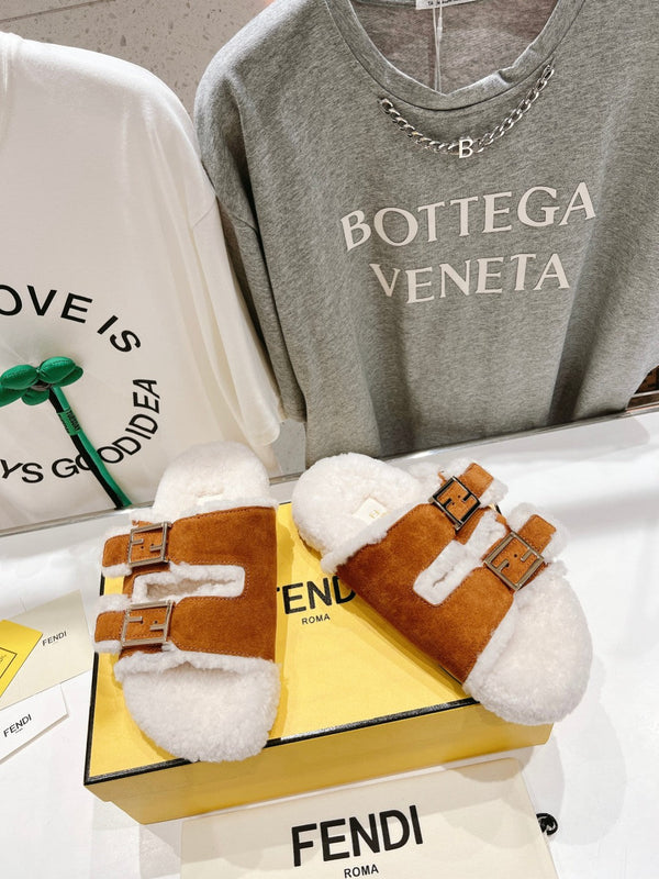 FENDI DAD SANDAL MULE IN BRONZE BROWN SUEDE WITH WHITE FLEECE