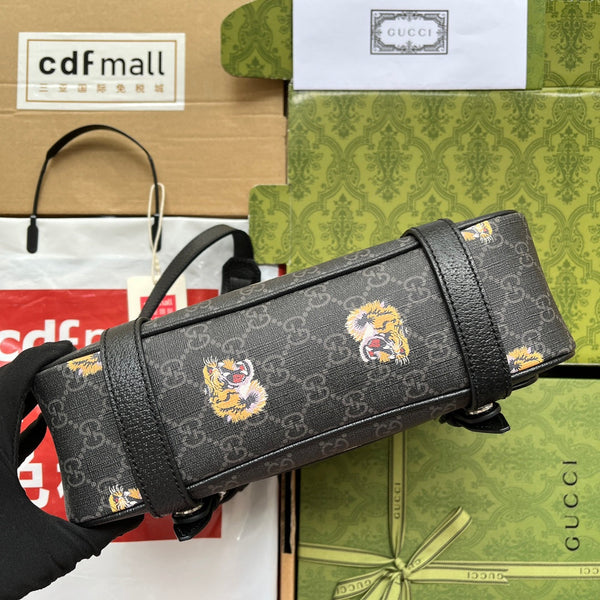 BORSA A MESSAGGIO CON STAMPA TIGRE 28 IN TELA NERA E FINITURE IN PELLE