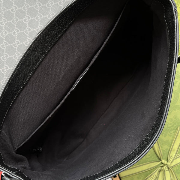 BORSA A MESSAGGIO CON STAMPA TIGRE 28 IN TELA NERA E FINITURE IN PELLE