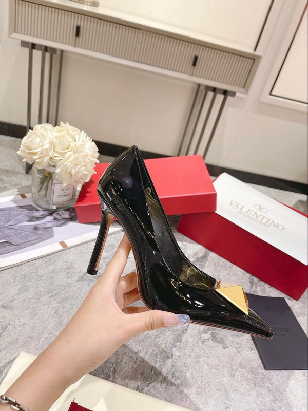 VT 25 Toe Pumps Black Patent Leather