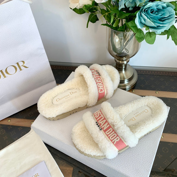 CD Dway Slide Pink White Fleece Lining And Canvas Fabric