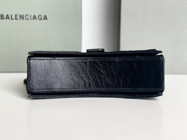 CRUSH SMALL CHAIN BAG 25 IN BLACK QUILTED CRUSHED CALFSKIN BLACK HARDWARE