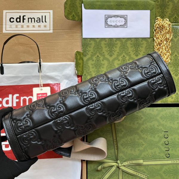 BORSA A TRACOLLA MATELASSÉ 32 IN PELLE DI VITELLO GOFFRATA NERA E FERRAMENTA ORO