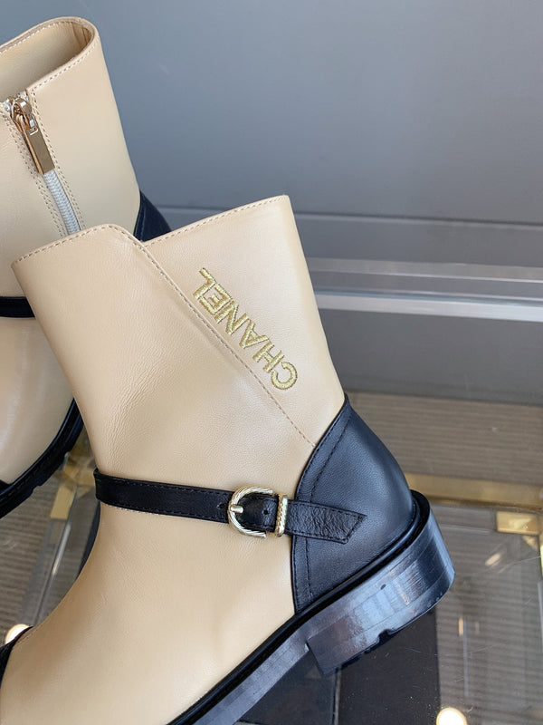 CC Front-Strap Ankle Boots 35mm Black Beige Sheeepskin 464552