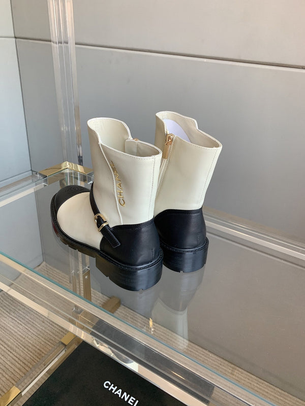 CC Front-Strap Ankle Boots 35mm Black White Sheeepskin 464553