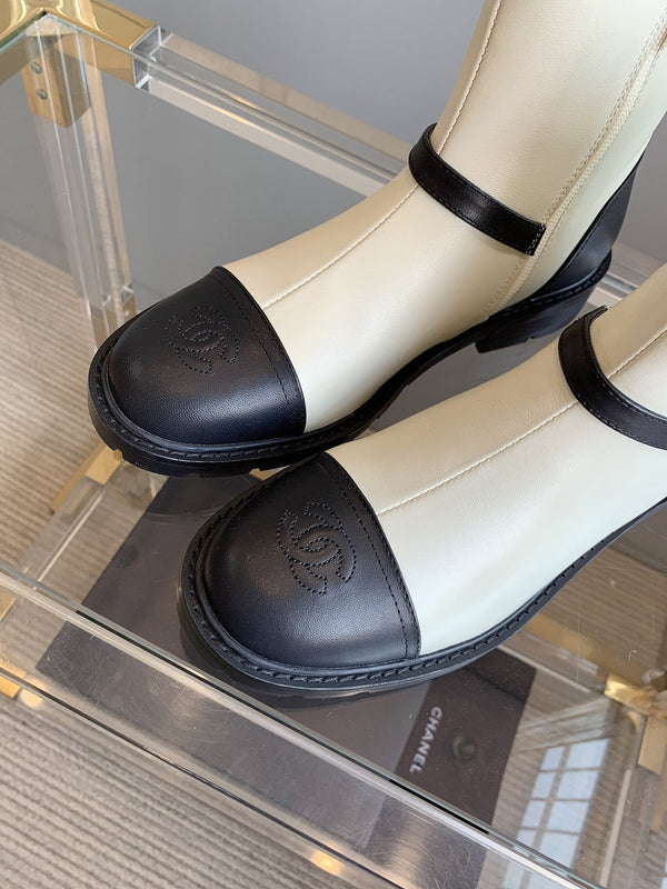 CC Front-Strap Ankle Boots 35mm Black White Sheeepskin 464553