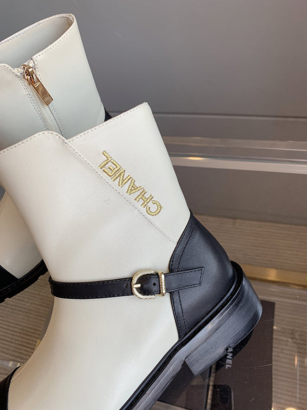 CC Front-Strap Ankle Boots 35mm Black White Sheeepskin 464553