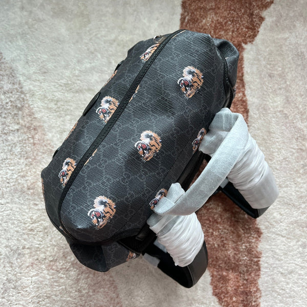 ZAINO MEDIO STAMPA TIGRE 43 IN TELA NERA E FINITURE IN PELLE